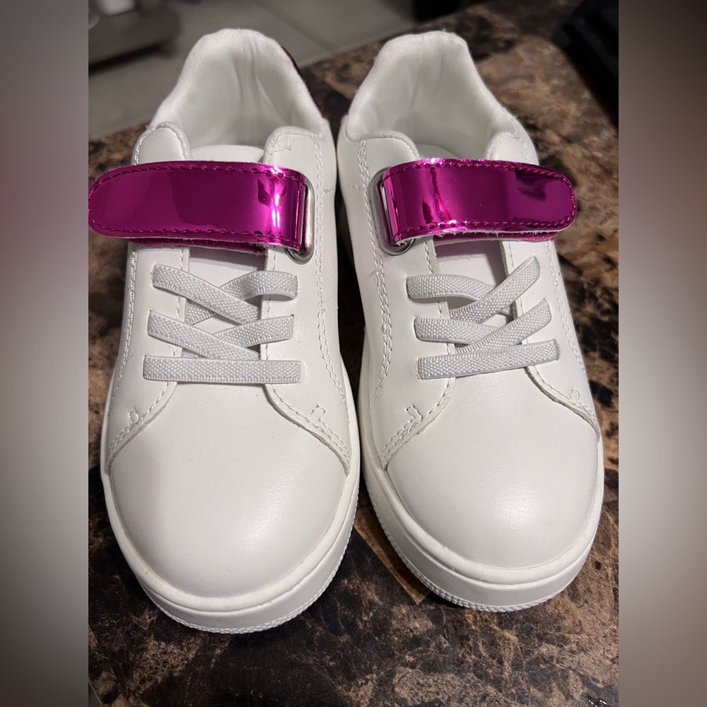 Girls shoes size 10